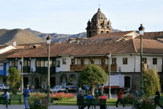 Plaza_de_armas_Cusco